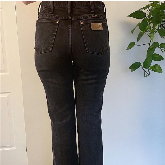 Wrangler Straight Leg Jeans - Picture 8 of 8